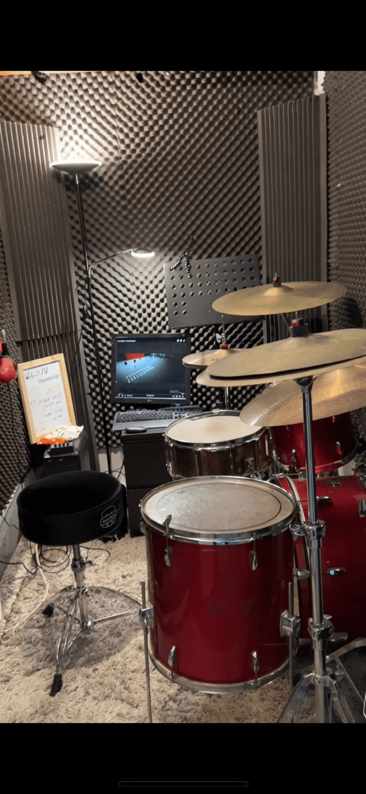 חדר אימון תופים Drum practice