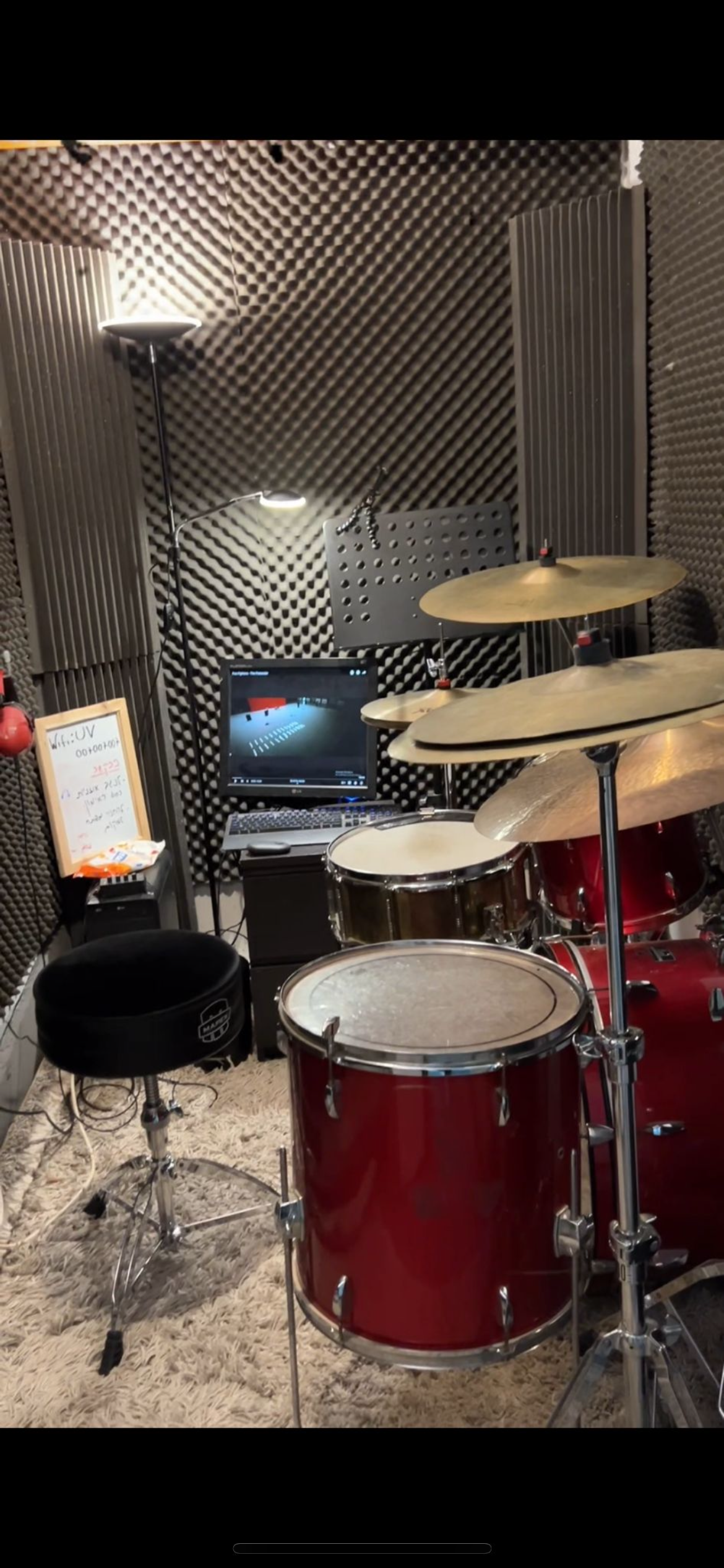 חדר אימון תופים Drum practice